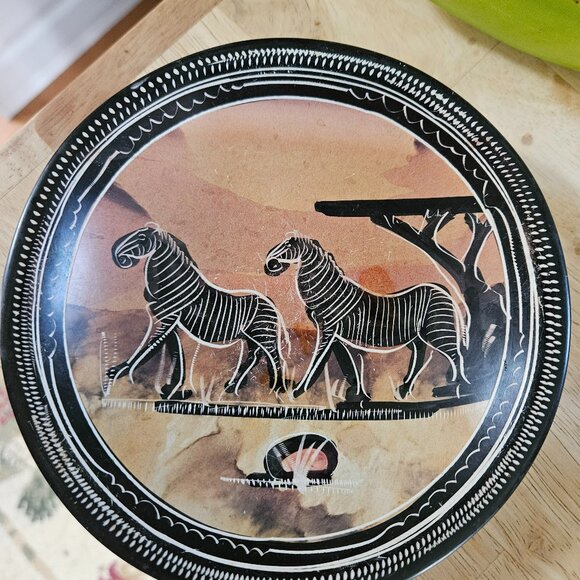 AFRICAN ART SOAP STONE ZEBRA BOWL APPROX 6 INCHES WIDE - Picture 1 of 5
